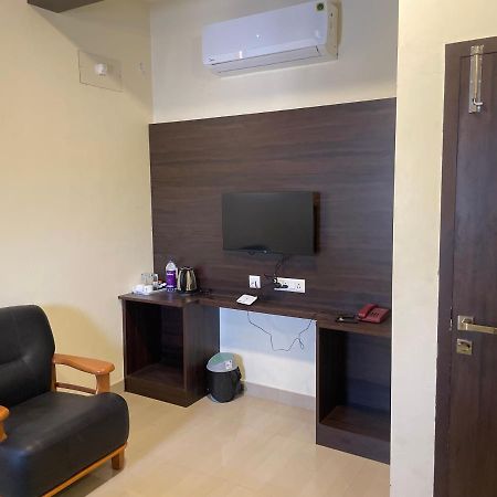 Tranquil Park Hotel Pondicherry Exterior photo