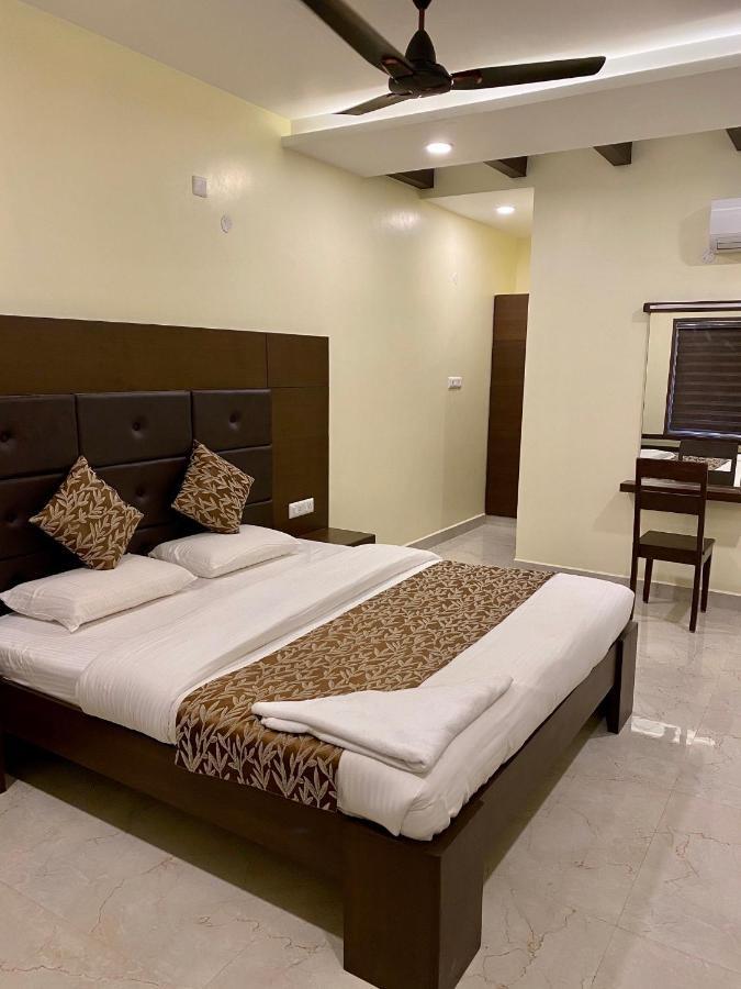 Tranquil Park Hotel Pondicherry Exterior photo