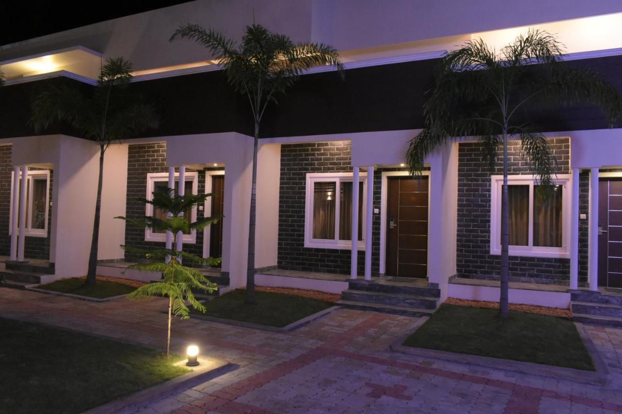 Tranquil Park Hotel Pondicherry Exterior photo