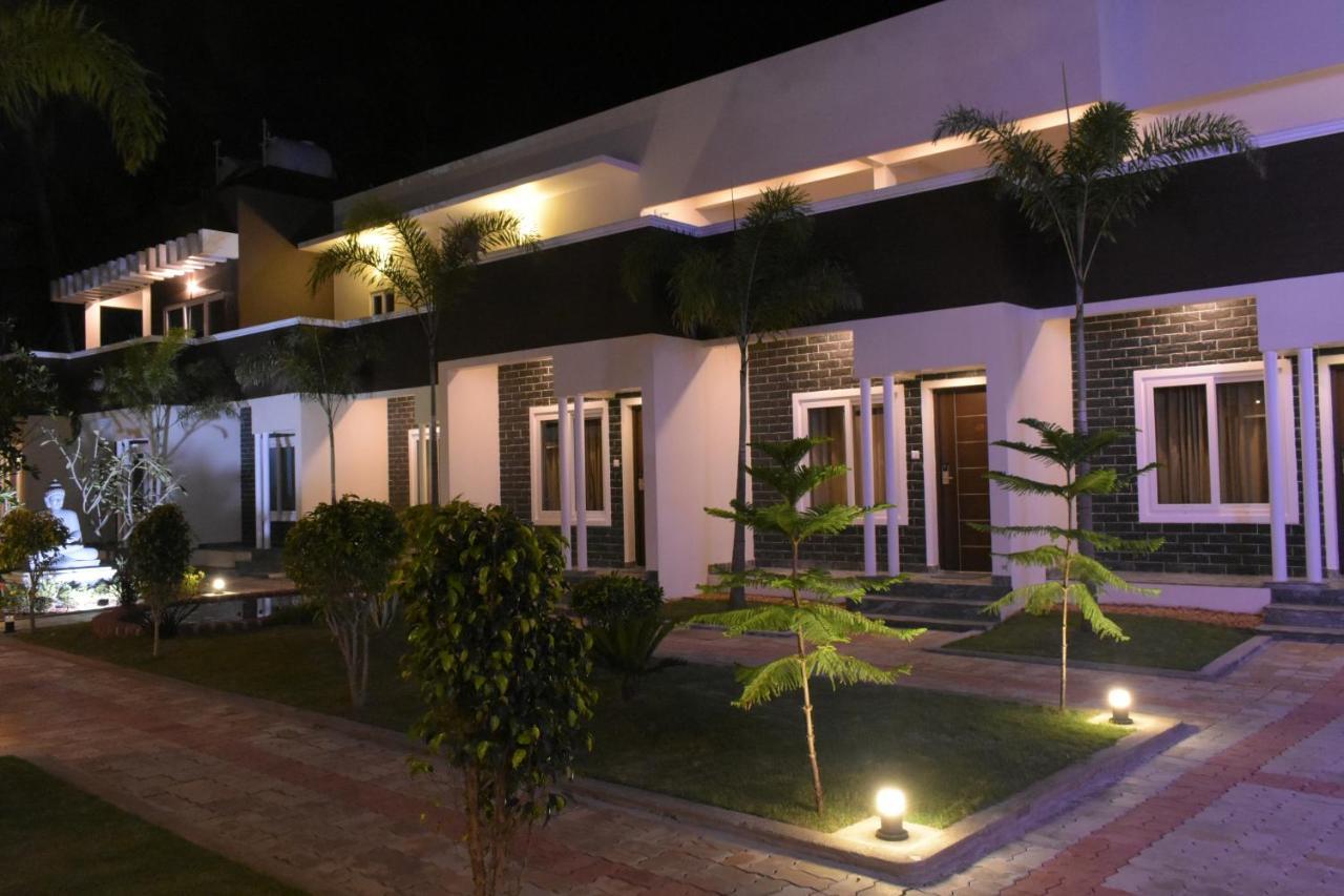 Tranquil Park Hotel Pondicherry Exterior photo
